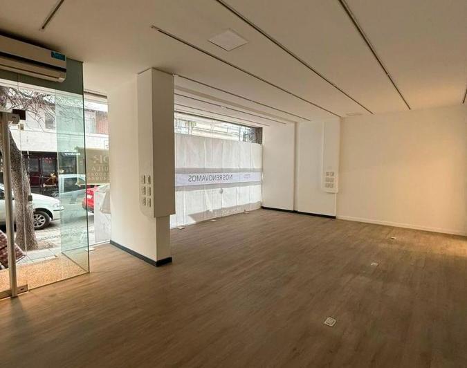 Local comercial · 80m² · 3 Ambientes