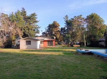 Casa · 120m² · 4 Ambientes · 1 Cochera · Casa en Venta 3 Dorm., Quincho y Pileta