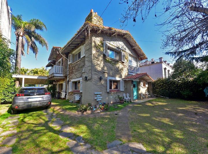 Casa · 300m² · 6 Ambientes