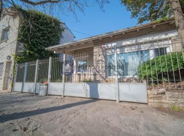 Casa · 190m² · 4 Dormitorios · 2 Cocheras · Chalet con 4 Dorm. con Patio con Parrilla - Playa Grande