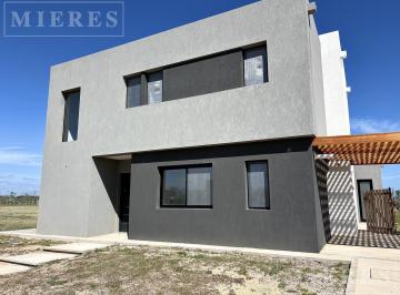 Casa · 165m² · 5 Ambientes · Casa en Venta Puertos Barrio Nativas Escobar
