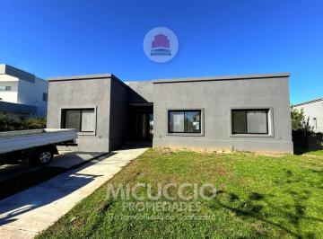 Casa · 158m² · 5 Ambientes · Casa en Venta | Barrio El Cantón Islas | Escobar