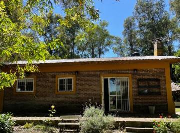 Casa de 3 ambientes, Brandsen · Casa de 2900 m² con 2 Dorm. en Venta en Brandsen