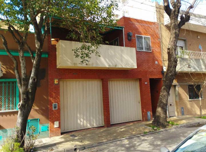 Casa · 107m² · 3 Ambientes · 2 Cocheras