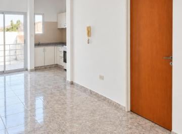 Departamento de 1 ambiente, Parque Avellaneda · Departamento 2 Amb con Patio y Balcón en Venta en Parque Avellaneda