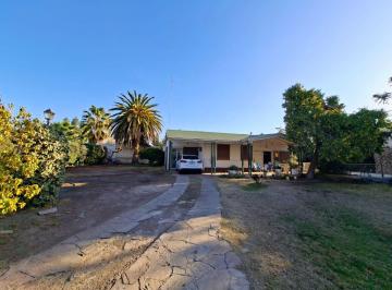 Casa · 185m² · 4 Ambientes · 1 Cochera · Venta - Permuta Casa con Gran Terreno - Godoy Cruz