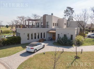 Casa · 269m² · 6 Ambientes · 2 Cocheras · Casa en Venta Sobre Lote Al Golf en Barrio El Remanso Haras Santa Maria, Loma Verde