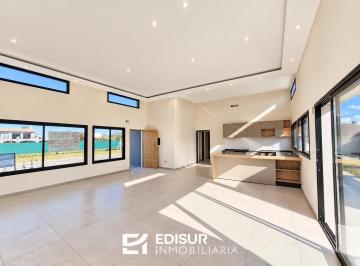 Casa · 252m² · 5 Ambientes · Casa en Una Planta de 3 Dorm. en Rincones de Manantiales