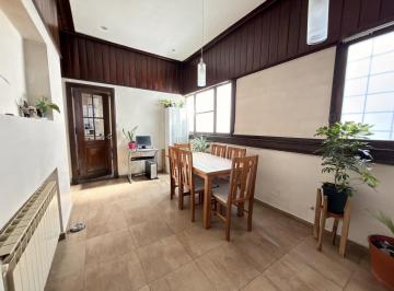 PH · 110m² · 3 Ambientes · 1 Cochera · PH en Pompeya 3 Ambientas con Garage