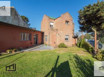 Casa · 155m² · 4 Ambientes · 1 Cochera · Casa en Punta Mogotes