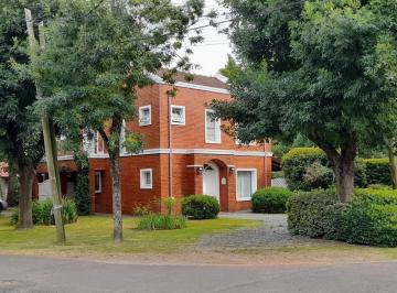 Casa · 200m² · 4 Ambientes · 5 Cocheras · Alquiler Casa Muñiz, Praderas de San Ignacio