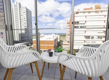Departamento · 61m² · 2 Dormitorios · 1 Cochera · Apartamento en Playa Brava