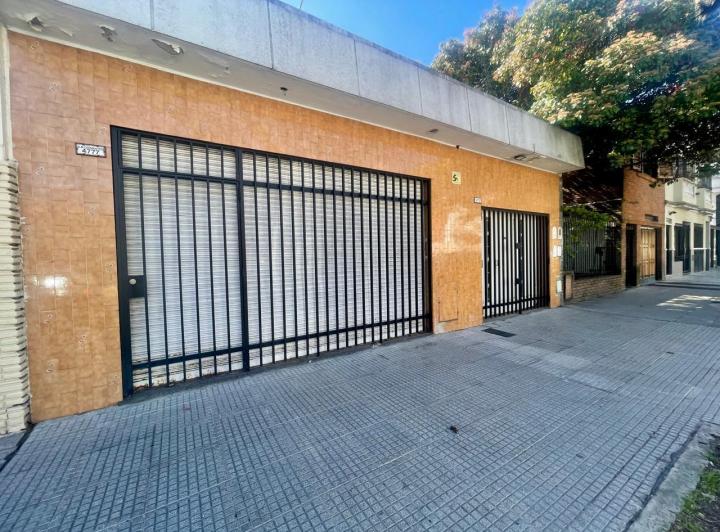 Casa · 170m² · 2 Dormitorios · 1 Cochera