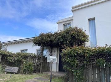 Casa · 10m² · 5 Ambientes · 2 Cocheras · Casa en José Ignacio Pueblo – 3 Dorm. y Piscina Privada