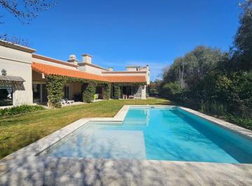 Casa de 7 ambientes, Bahía Blanca · Exclusiva Residencia en Venta, Bosque Alto, Bahía Blanca