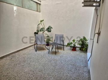 Departamento · 33m² · 2 Ambientes · Venta Dpto 2 Amb Reciclado con Patio Caballito