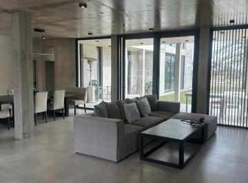 Casa · 1100m² · 6 Ambientes · 3 Cocheras · Casa en Terralagos