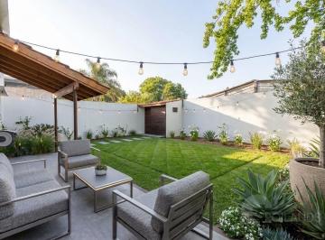 Casa · 133m² · 4 Ambientes · 1 Cochera · Venta Casa 4 Ambientes con Jardin Parrilla Cochera Terraza Castelar Sur
