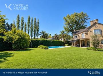 Casa · 178m² · 7 Ambientes · 5 Cocheras · Casa en Venta en San Miguel