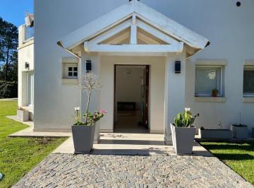 Casa · 180m² · 4 Ambientes · 2 Cocheras · Casa en Venta Nautico Escobar Country Club