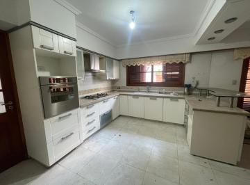 Casa · 164ha · 5 Ambientes · 1 Cochera · Venta Casa 5 Ambientes en Remedios de Escalada con Cochera y Patio