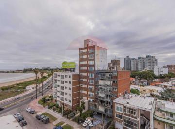 Departamento · 60m² · 3 Ambientes · 1 Cochera · Alquiler Apto 2 Dorm, Terraza, Gge Rambla Malvín