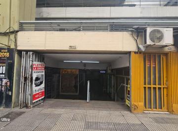 ESTA GALERIA COMERCIAL EN EL CORAZON DE CABALLITO MUY CONCURRIDA PONE EN VENTA 2 · 20 Locales en Venta con Renta Mensual
