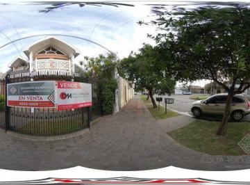 Casa · 218m² · 5 Ambientes · 1 Cochera · Venta Casa 4 Ambientes en Remedios de Escalada con Cochera y Pileta