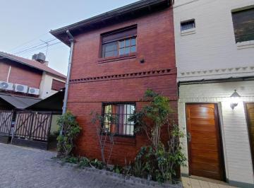 Casa · 84m² · 4 Ambientes · 1 Cochera · Duplex 4 Ambientes en Venta en Banfield, Parrilla