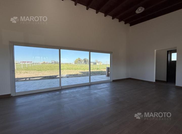 Casa · 81m² · 3 Ambientes · 2 Cocheras