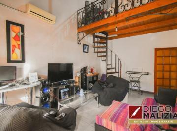 Casa · 128m² · 4 Ambientes · 1 Cochera · Venta Casa 4 Ambientes en Banfield con Jardín y Local Comercial
