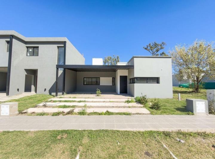 Casa · 110m² · 3 Ambientes · 1 Cochera
