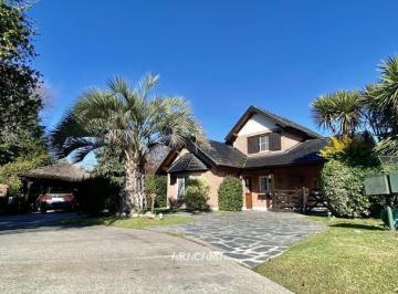 Casa · 175m² · Casa en Venta en Campos de Echeverria - Canning