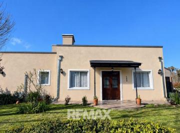 Casa · 151m² · 4 Ambientes · 2 Cocheras · Casa en Venta Apta Crédito 4 Amb | 1500 m Lujan