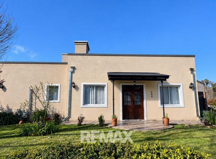 Casa · 151m² · 4 Ambientes · 2 Cocheras