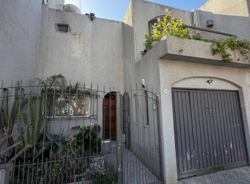 PH de 4 ambientes, Quilmes · PH 4 Ambientes con Jardín y Garage | Quilmes Centro