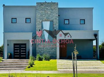 Casa · 171m² · 5 Ambientes · 6 Cocheras · Casa en Venta 5 Ambientes en Santa Clara Al Sur, Canning San Vicente con Pileta