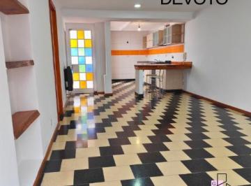 Casa de 3 ambientes, Villa Devoto · Venta Casa 3 Ambientes Reciclada a Nuevo con Cochera, Jardín, Patio y Terraza – Villa Devoto