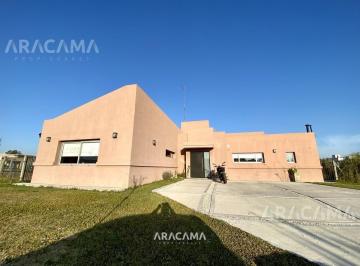 Casa · 160m² · 4 Ambientes · Casa en Venta en Santa Ines - Canning