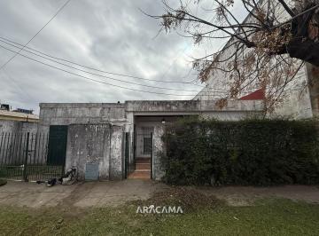 Casa · 60m² · 3 Ambientes · 1 Cochera · Casa a Reciclar en Venta en Monte Grande