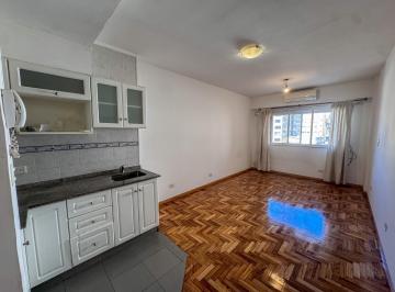 Departamento · 26m² · 1 Ambiente · Monoambiente Reciclado a Pasos del Subte B. Apto Profesional