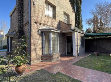 Casa · 120m² · 5 Ambientes · 1 Cochera · Casa en Alquiler Fisherton, Dos Dorm. Más Comodín, Pileta, Parrillero, Jardín, Garage