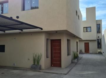 Casa · 90m² · 3 Ambientes · 1 Cochera · Se Vende Duplex en Barrio Alto Alberdi