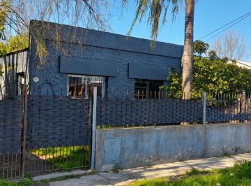 Casa · 80m² · 3 Ambientes · 1 Cochera · Casa 2 Habitaciones Venta Berisso a Reciclar