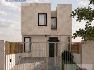 PH · 125m² · 6 Ambientes · 1 Cochera · PH en Cipolletti