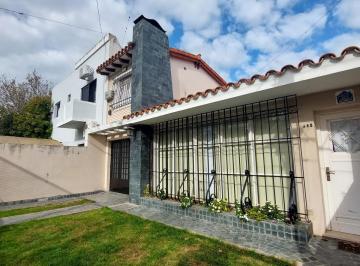 Casa · 287m² · 6 Ambientes · 1 Cochera · Casa en Alquiler, Tres Dorm., Zona Norte, Cochera, Patio, Parrillero, La Florida, Alberdi.