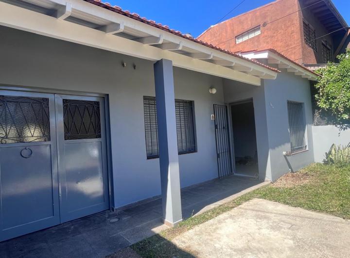 Casa · 200m² · 3 Ambientes · 2 Cocheras