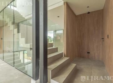 Casa · 403m² · 7 Ambientes · 2 Cocheras · 4 Suites - Al Lago - en Venta en Los Puentes Nordelta