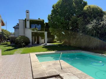 Casa · 400m² · 4 Dormitorios · 2 Cocheras · Casa con 1000 m² en Venta, 3 Dorm. en Villa Amelia