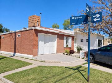 Casa · 200m² · 6 Ambientes · 2 Cocheras · Se Vende Casa 3 Dormit B 400 Viviendas Villa Maria